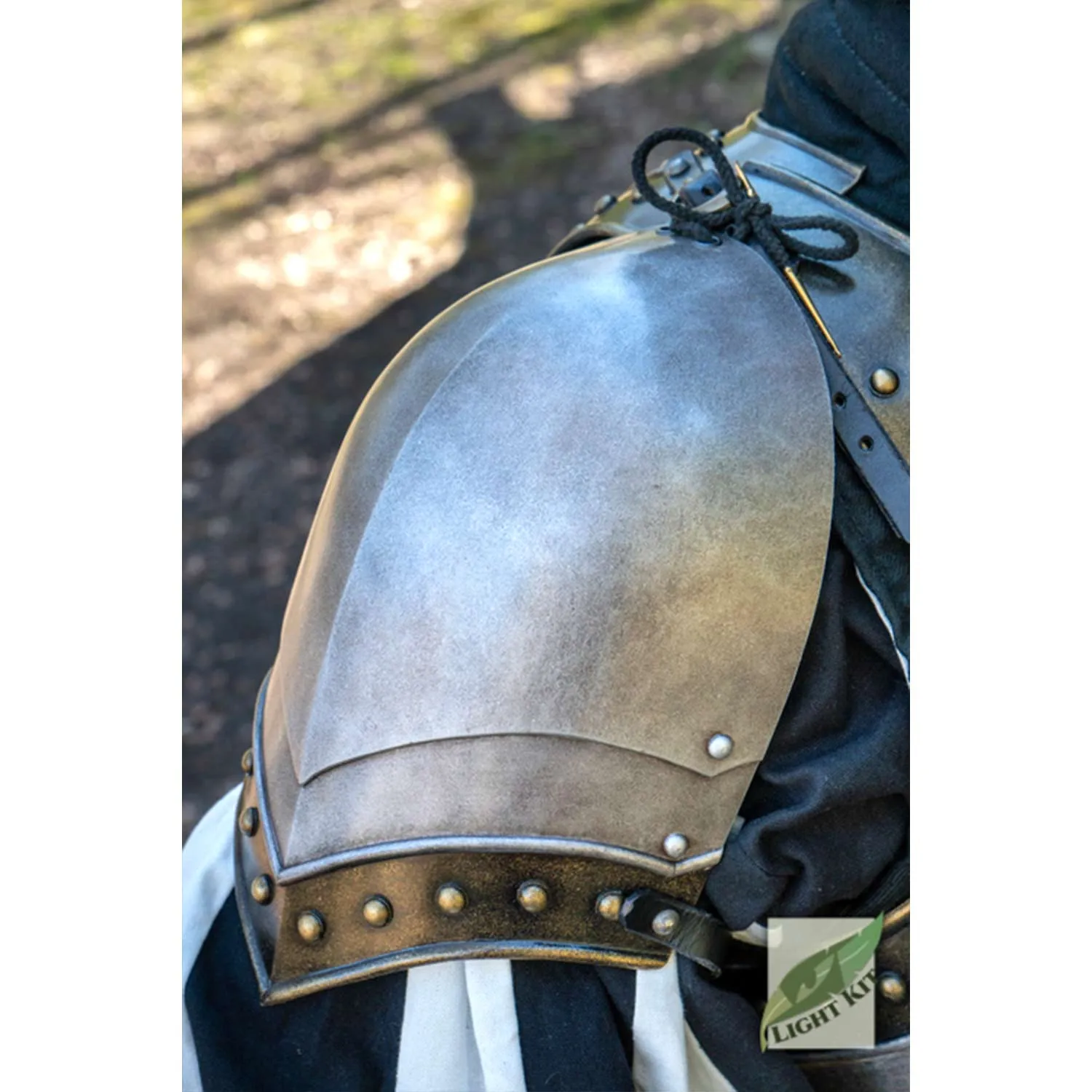 Knightly Spaulders